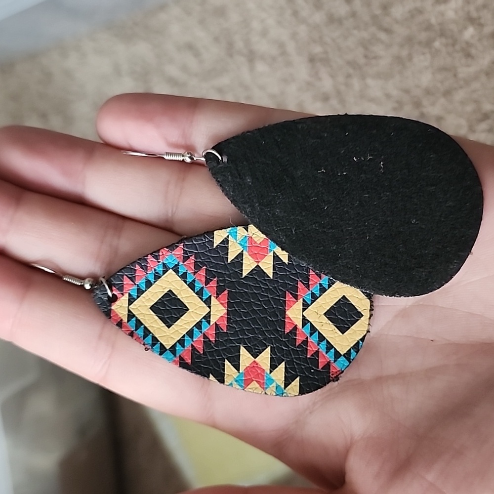 Geometric Patterned Teardrop Earrings - image 4